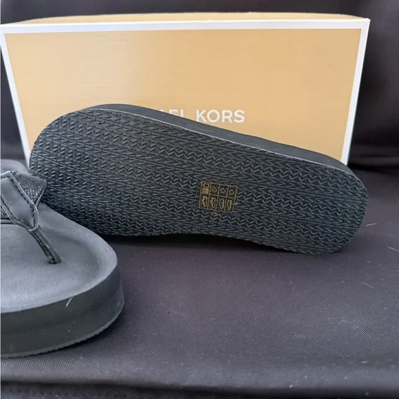 Michael Kors Black Thong Sandals - Picture 4 of 5